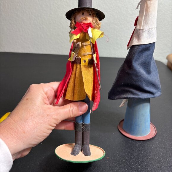 Primitive Thanksgiving Pilgrim Candle Holders and Candles - Picture 5 of 8